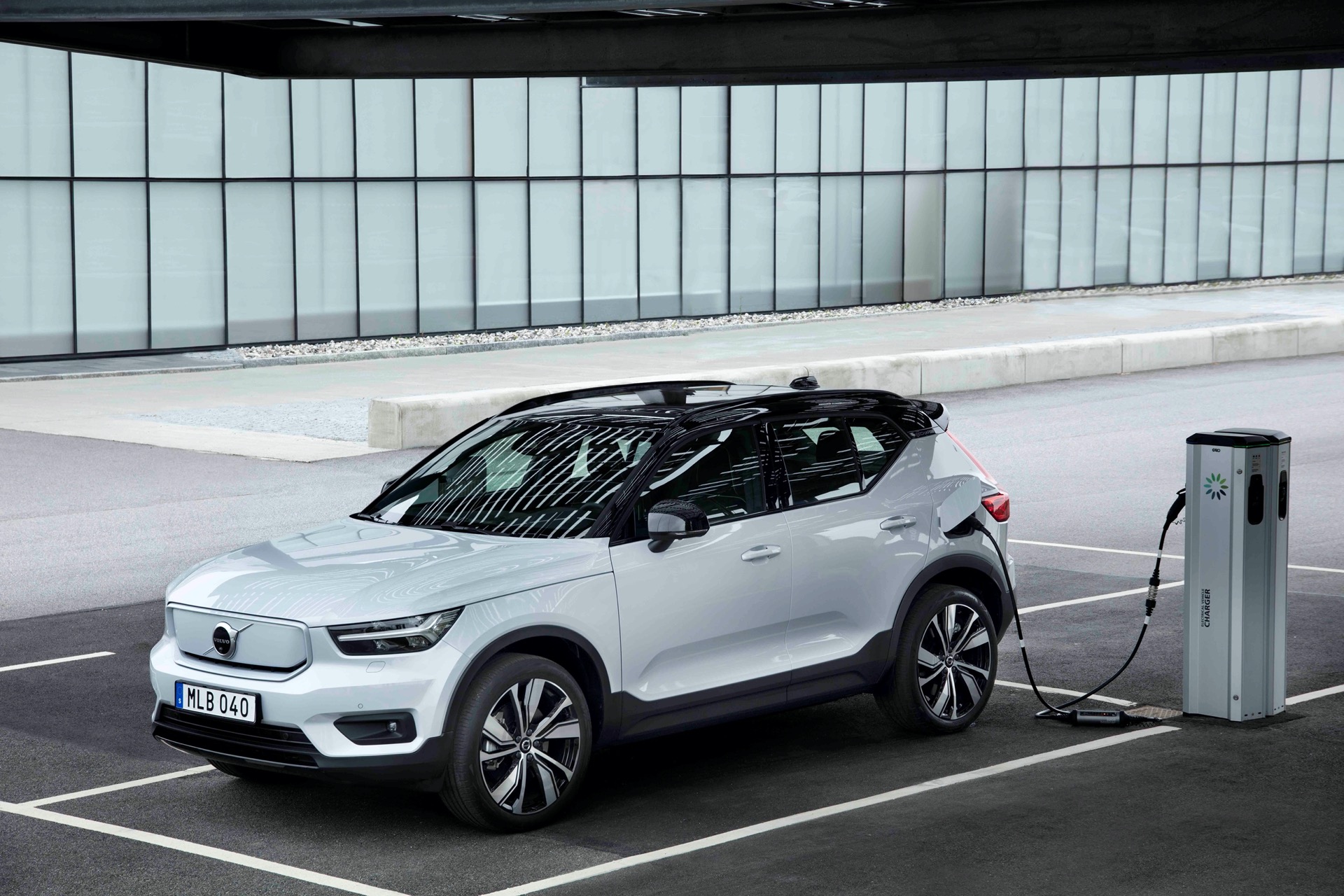 2022 Volvo XC40 Recharge earns higher EPA range and efficiency vs. 20212022 Volvo XC40 Recharge earns higher EPA range and efficiency vs. 2021