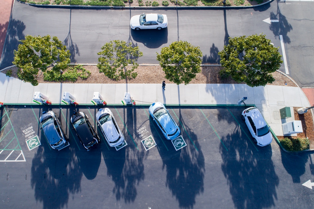 Biden administration defines steps toward 500,000-charger national network for EVsBiden administration defines steps toward 500,000-charger national network for EVs