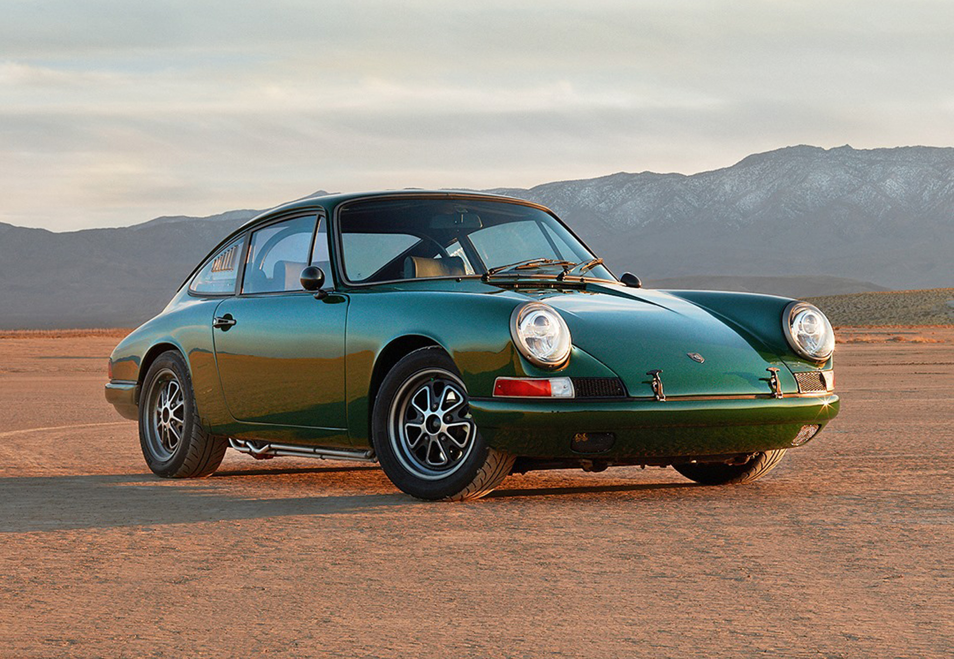Vintage Porsche 912 goes electric with Tesla Model S transplant, stays lightweightVintage Porsche 912 goes electric with Tesla Model S transplant, stays lightweight