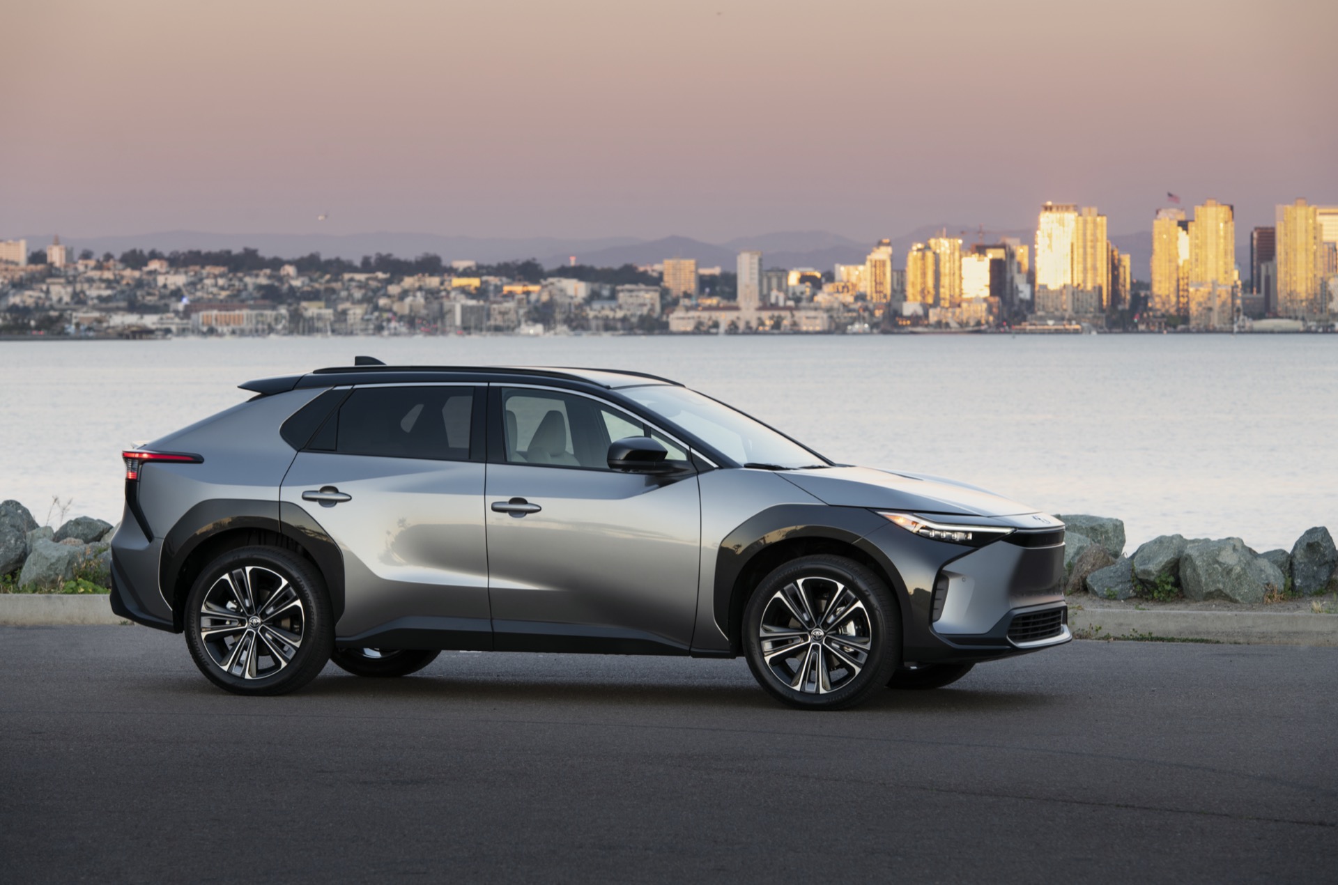 Toyota CEO: US target of 50% EVs by 2030 “very difficult”