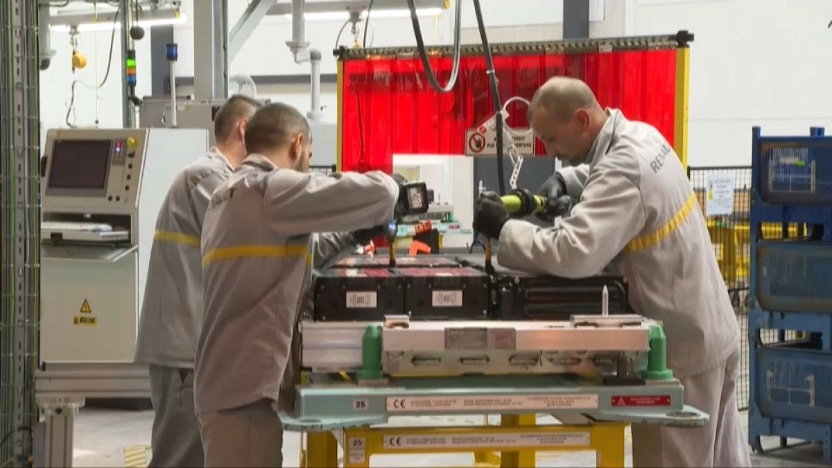 How automotive batteries are being turned into solar power storage