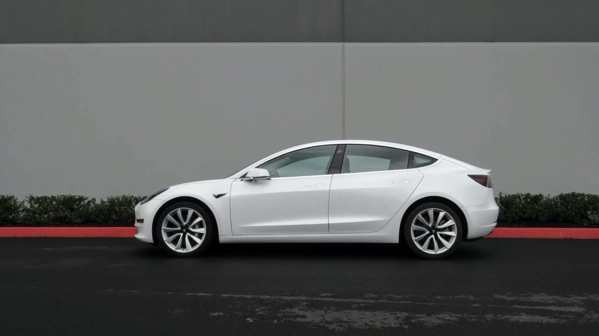 EVs still cost much more than gas cars to insure—even hybrids