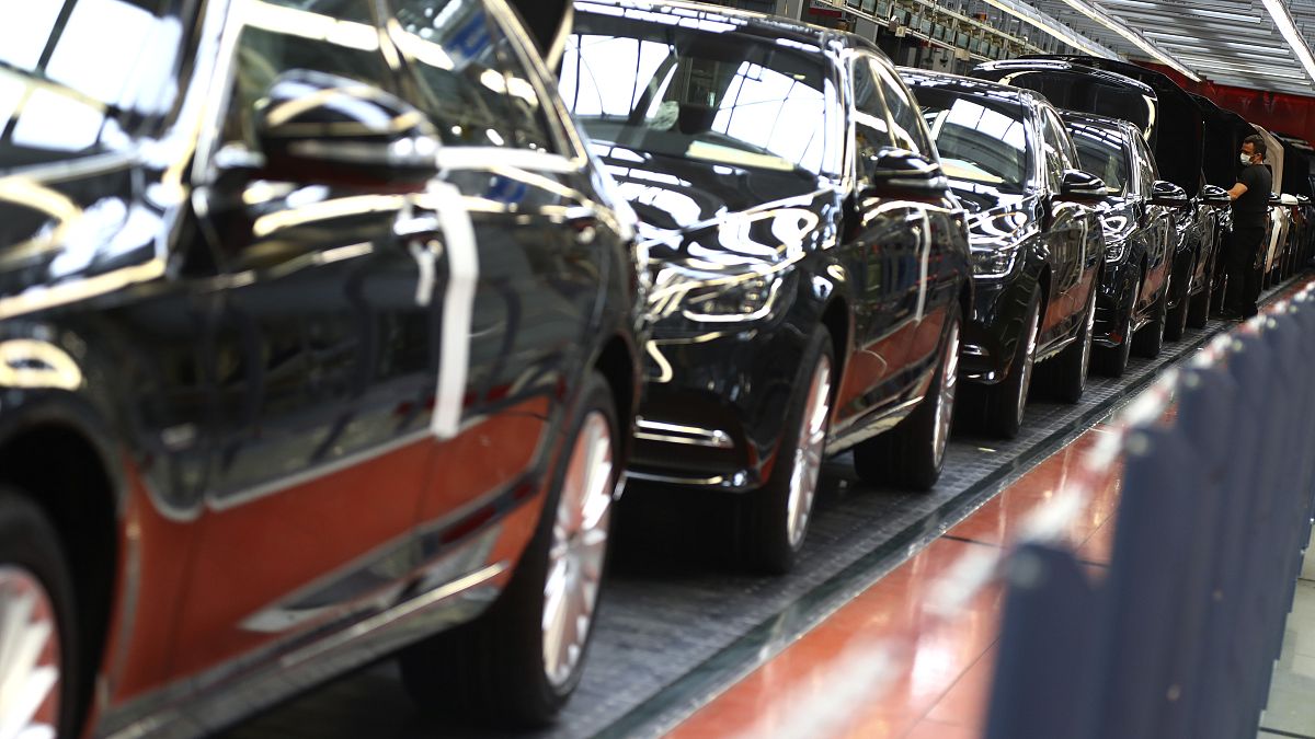 EU car sector calls for fewer regulations, better industrial strategy