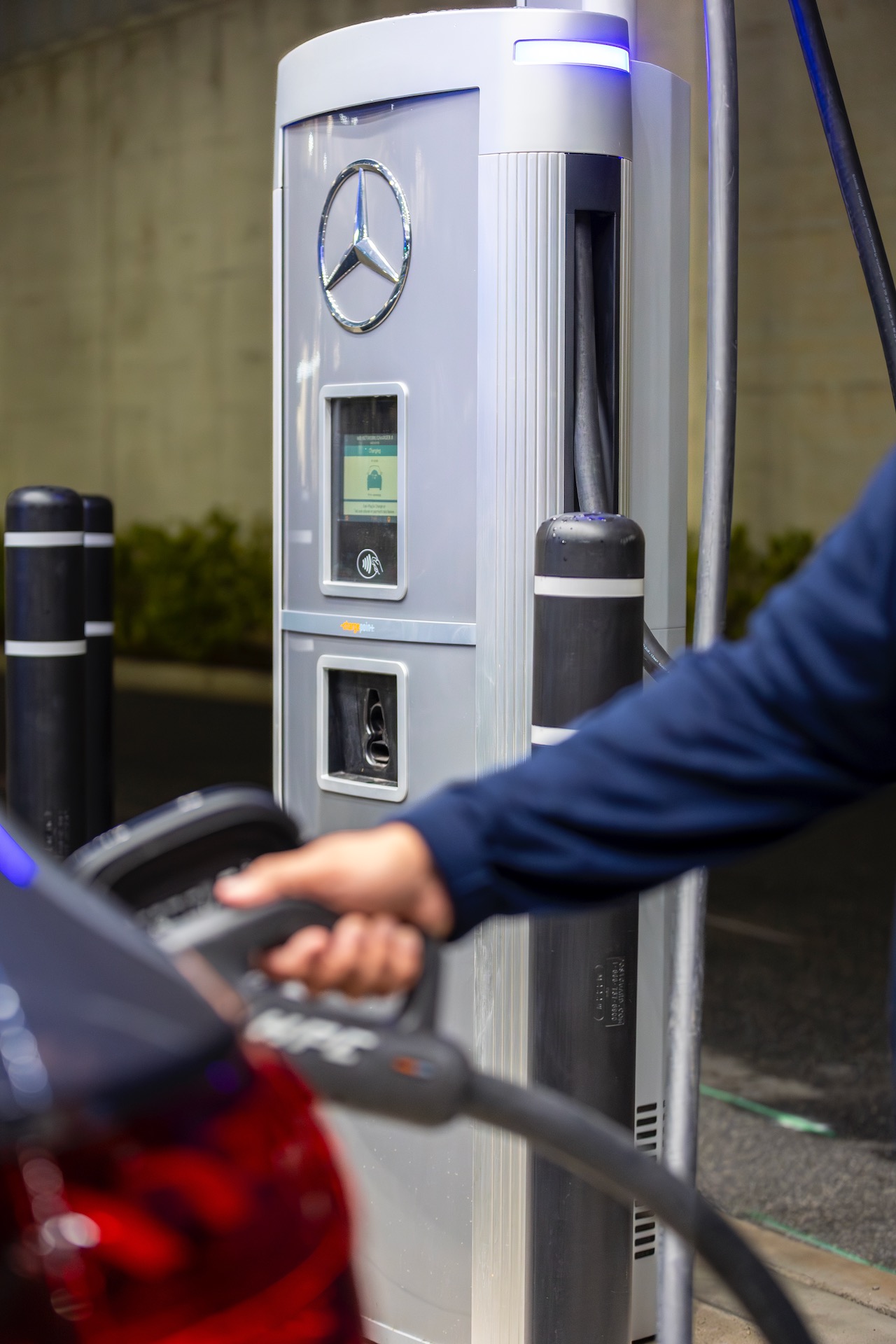 Survey: 3 of 5 EV drivers with home charging use public chargers weekly